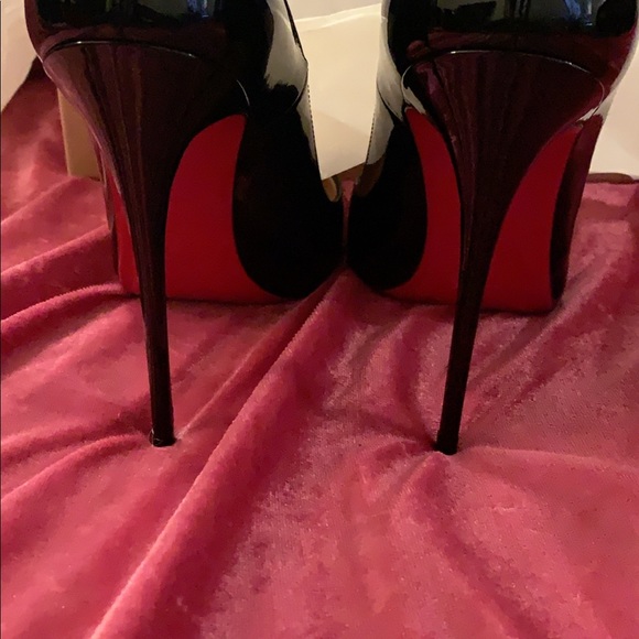 Christian Louboutin So Kate - Picture 4 of 8